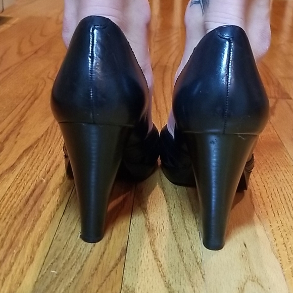 Guess Heels - Picture 4 of 12
